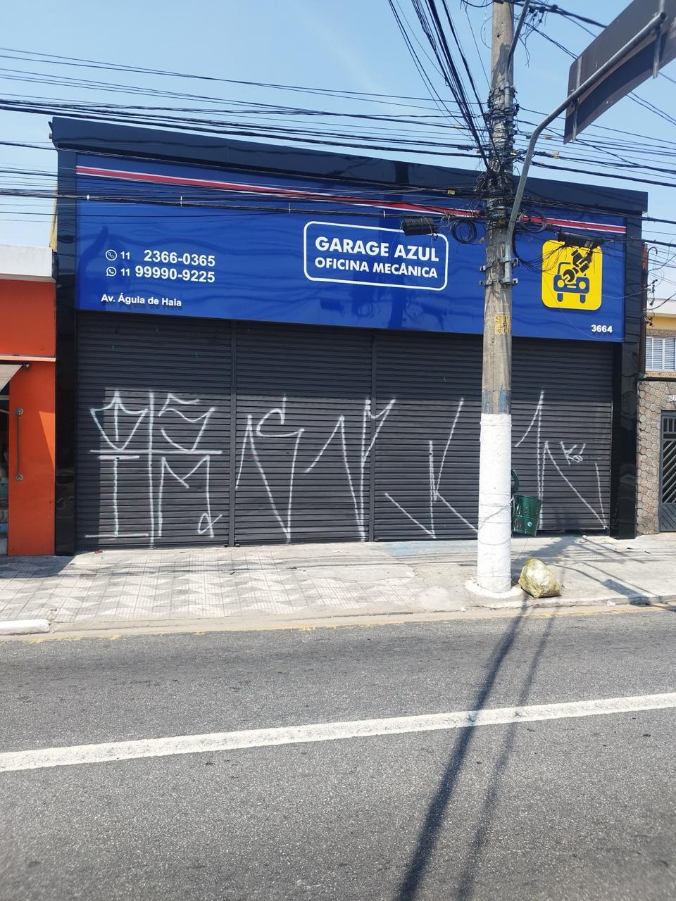 Fachada comercial Garage Azul